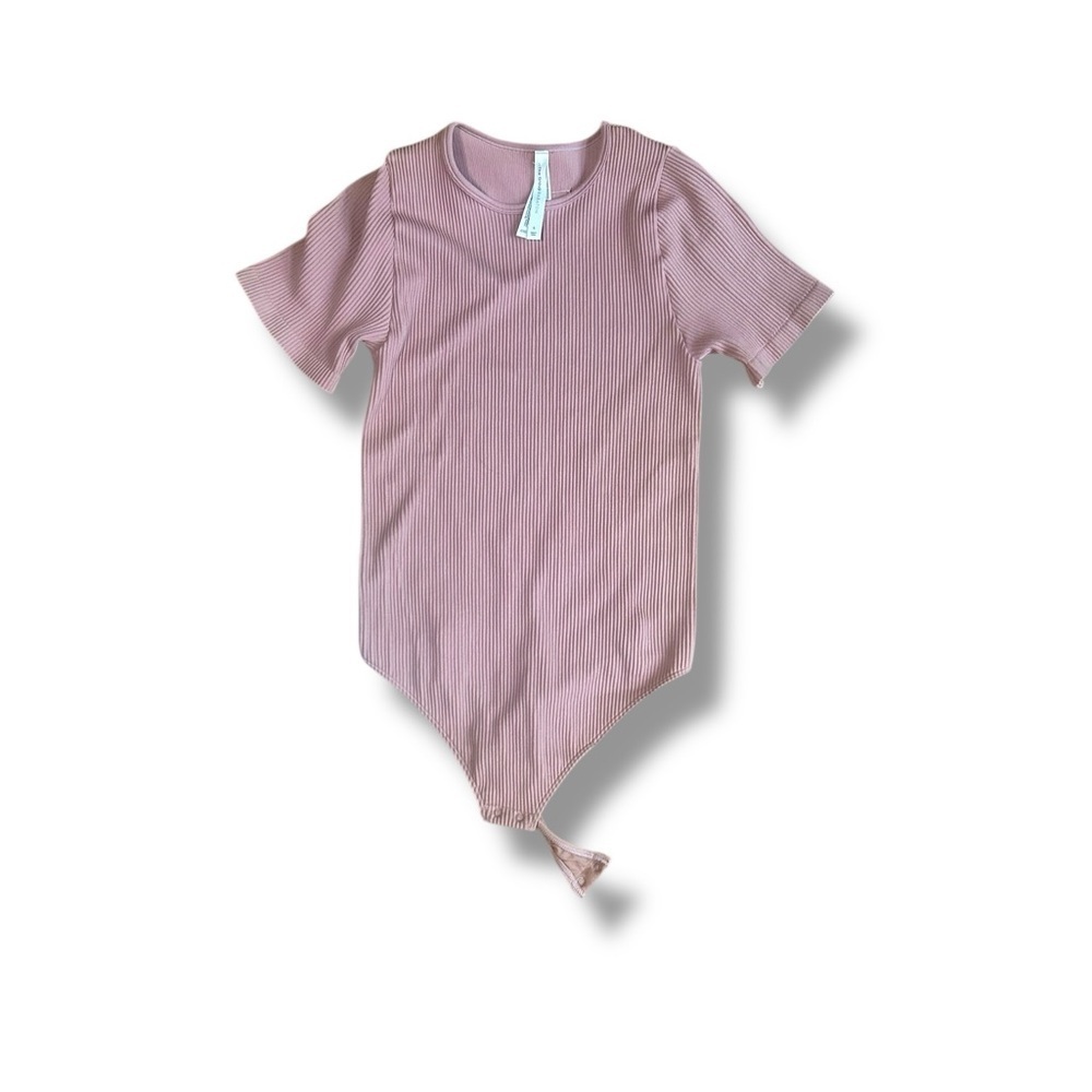 Aritzia the group by babaton seamless tee bodysuit Poetic Pink size Large ribbed - Picture 3 of 8